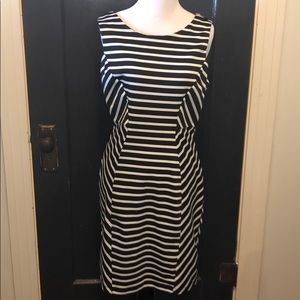 WOW!! Great black and white dress! Size 12